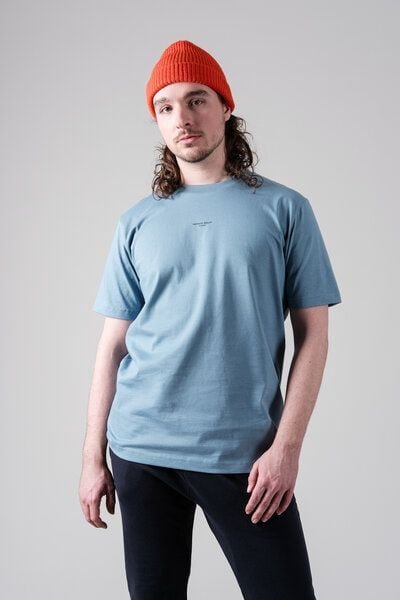 FANTASTIC REALITY STUDIOS LOGO BLUE DUSK BOXY T-SHIRT – Bio-Baumwolle, Unisex