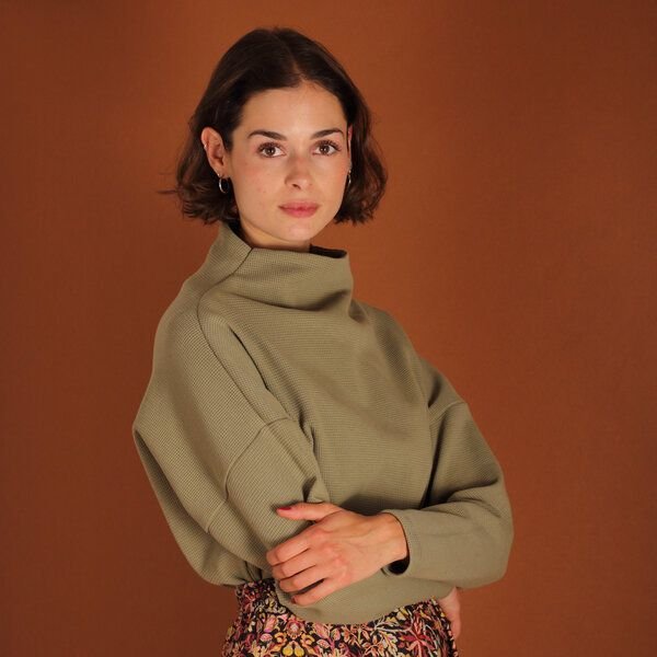 ManduTrap Stehkragen Pullover Dori in olive, sand, grau meliert, Biobaumwolle