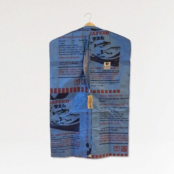 REFISHED fair fashion Kleidersack 'SUIT BAG' - upcycelte Fischfuttersäcke