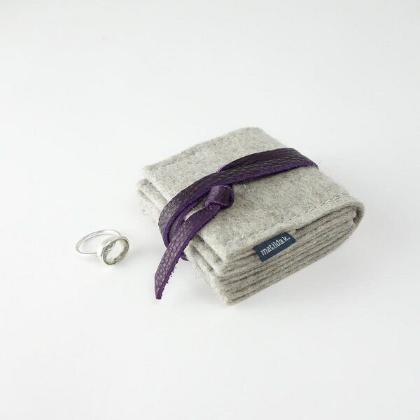 matilda k. manufaktur Schmuckaufbewahrung 'schmucknest' klein aus Wollfilz hellgrau 'margarete'