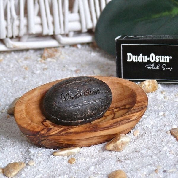 Olivenholz erleben Schwarze Seife DUDU-OSUN (25g) & Seifenschale MINI aus Olivenholz im 2er Set