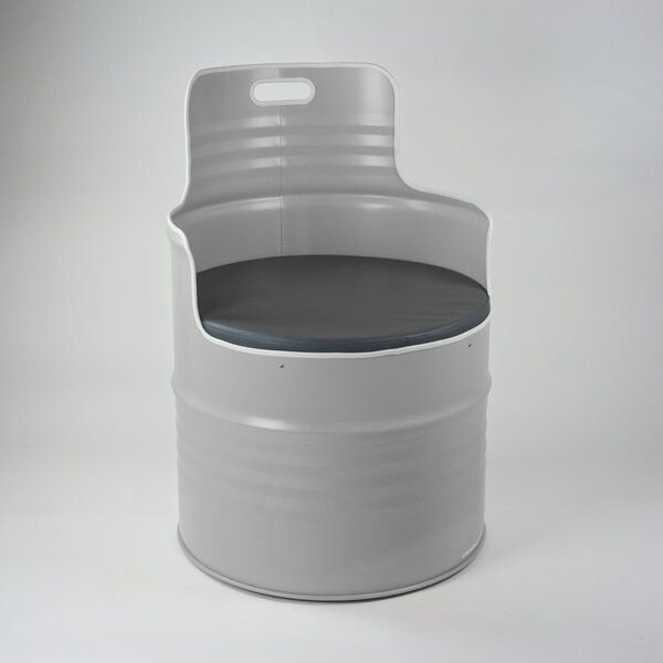 Lockengelöt Sessel (2) aus einem Hamburger Ölfass