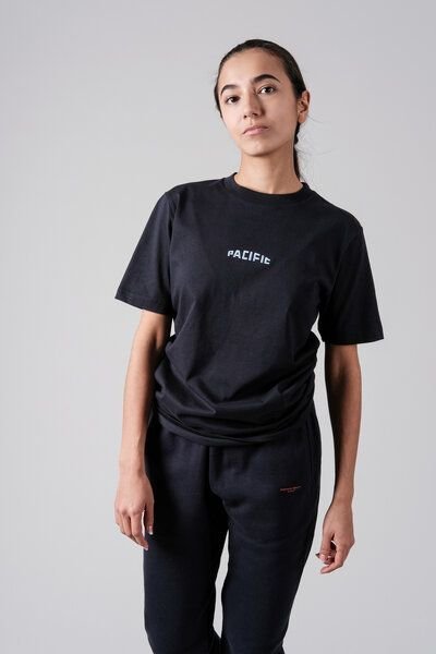 FANTASTIC REALITY STUDIOS PACIFIC NAVY BOXY T-SHIRT – Bio-Baumwolle, Unisex