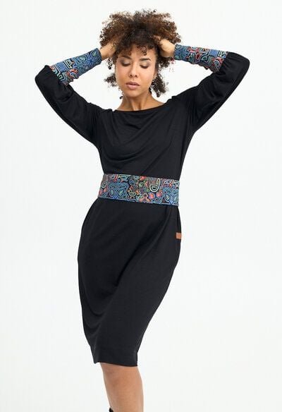 Kleid Frida – Zwei Tragevarianten – Figurbetonter Schnitt – U-Boot-Ausschnitt – Ärmel mit gerafften Manschetten – Farben...