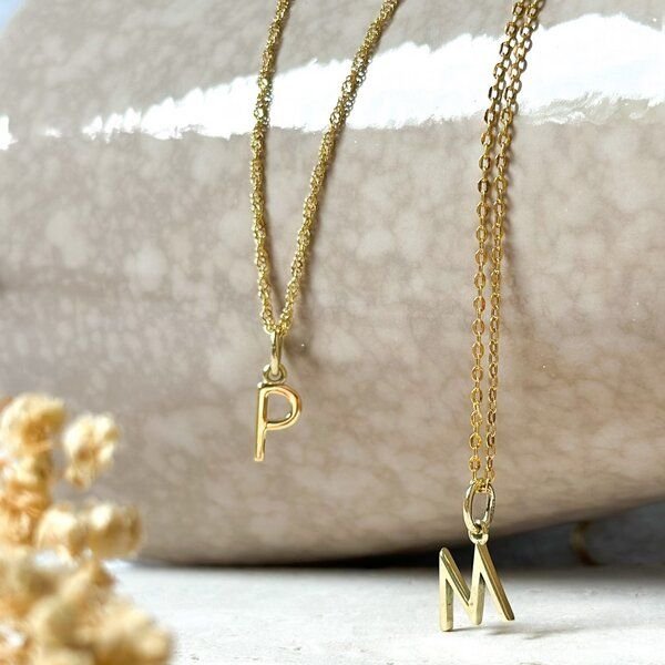 MOANINA Anhänger Buchstaben Initialen • 14k Echtgold