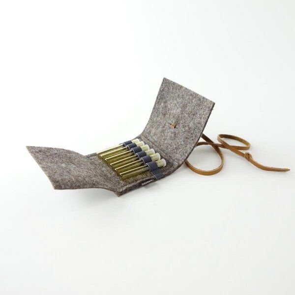 matilda k. manufaktur Taschenapotheke für homöopathische Globuli aus Filz braun mit 6 leeren Gläschen 'samuel'