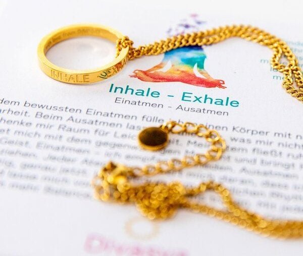 Divasya Spirituelle Kette mit Ring, vergoldet – Inhale - Exhale
