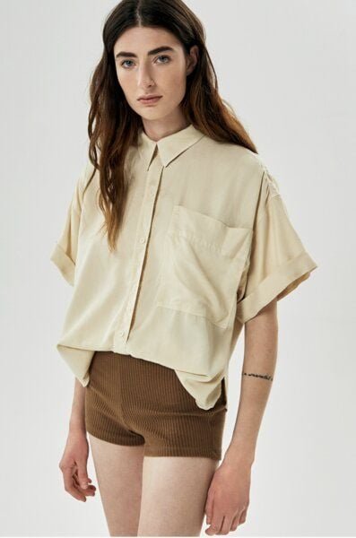 NINE TO FIVE #aver - kurzärmliges, weites Shirt aus leichtem, atmungsaktivem Lyocell