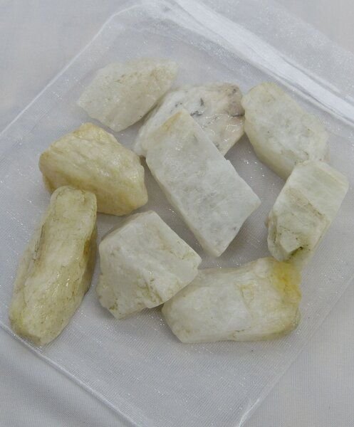 OneWorldMinerals Mondstein Wassersteine im Organzabeutel - quintESSENCE Wassersteine