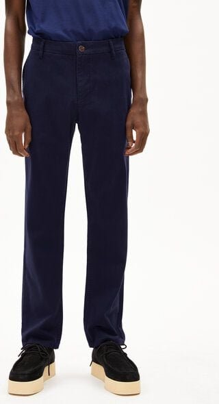 ARMEDANGELS AASTER Herren Chino Hose aus Bio-Baumwoll Mix
