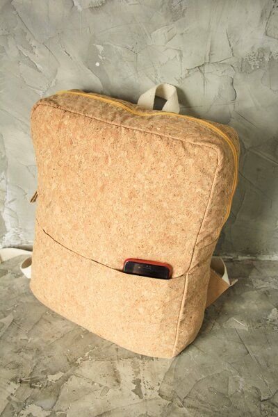 BY COPALA Rucksack aus Kork mit gelbem Zipper