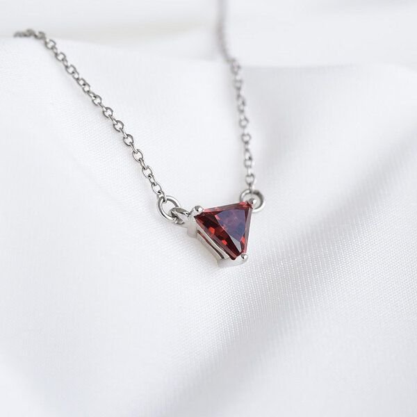 Eppi Minimalistische Kette mit Granat Modu