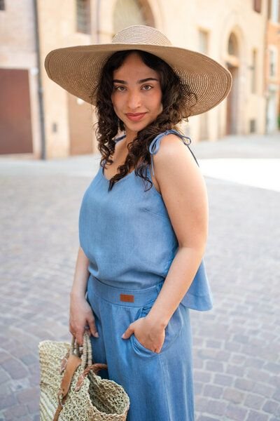 Thumbnail - Top Zuri Denim – Dünnen Trägern – Rundhalsausschnitt – 100% Tencel – Fair produziert in Polen – KOKOworld