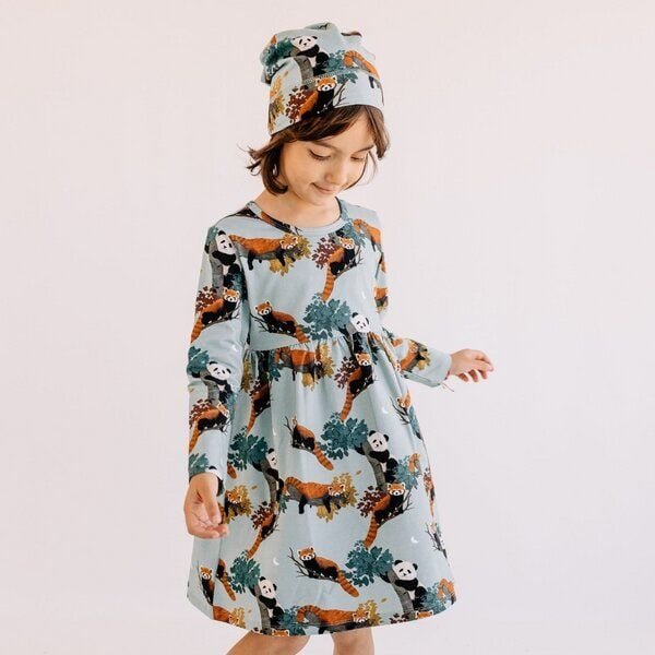 Kinderkleid GOTS zertifiziert, 95% Bio-Baumwolle, blau, „Panda Friends“, Allover-Muster, Langarm – Walkiddy