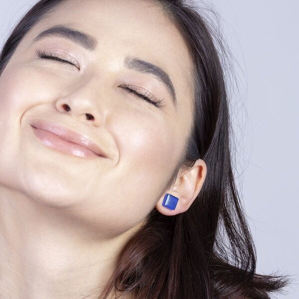 ALEXASCHA Minimalistische Ohrstecker, klein, aus Glas | PUREFORM