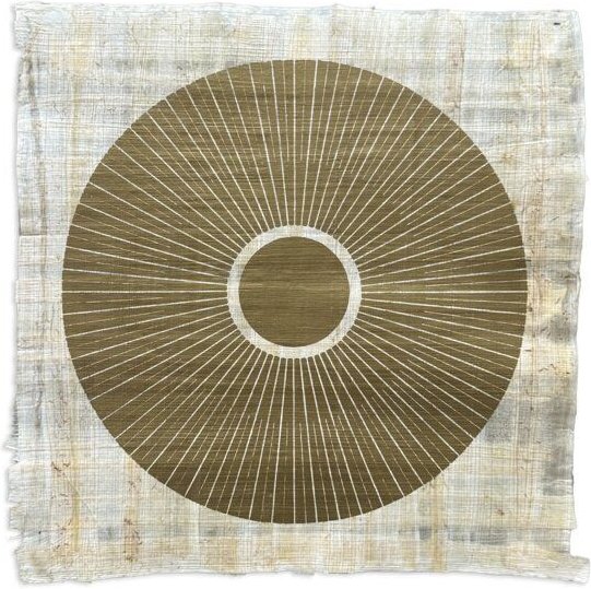 Veskor Cassiopeia CENTRAL SUN PAPYRUS Sonnen Linoldruck | 24 × 24 cm | Mediumgold auf natürlichem Papyrus-Papier