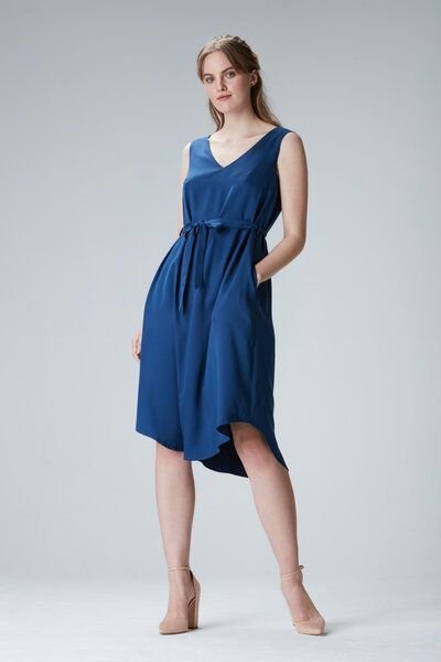 Studio Hertzberg Seidiges Tencelkleid mit V-Ausschnitt "Lau-raa"