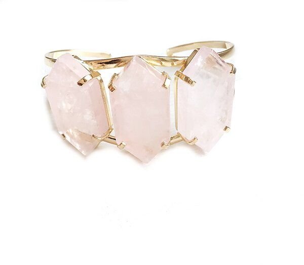 Rosenquarz Armreif von Crystal and Sage