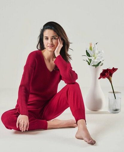 YOU LOOK PERFECT 100% Merino Rippen-Strickpullover mit V-Ausschnitt "Blossom"