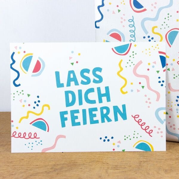 Bow & Hummingbird Postkarte "Lass dich feiern" aus Recyclingpapier