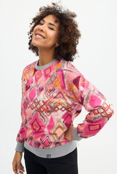 Thumbnail - Sweatshirt Benu 2.0 – Box-Cut – Breite Ärmel im Kimono-Stil – Bio-Baumwolle – Farbenfroher einzigartiger Print von KOKOw...