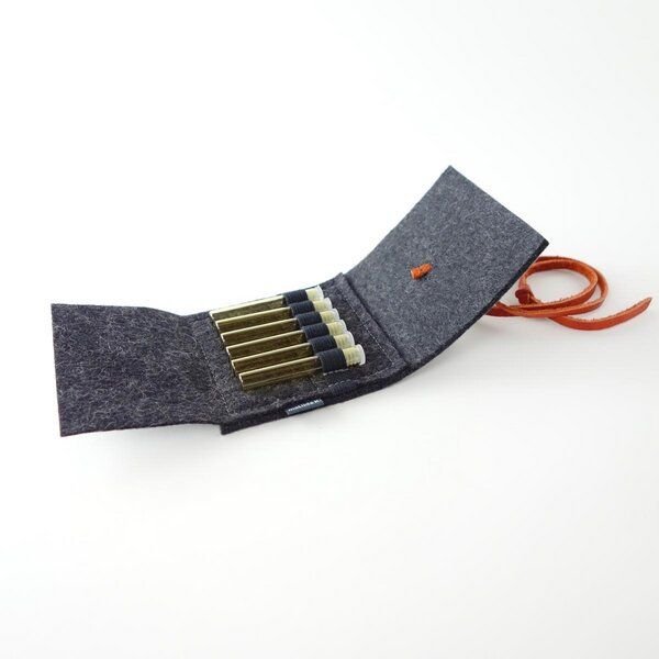 matilda k. manufaktur Taschenapotheke für homöopathische Globuli aus Filz anthrazit mit 6 leeren Gläschen 'samuel'