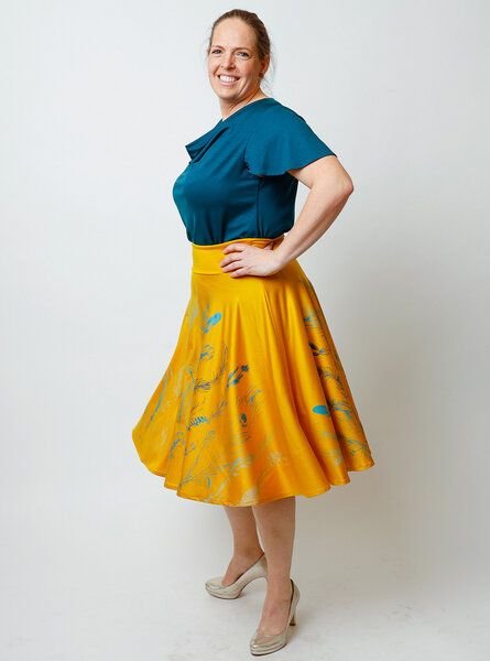 Peaces.bio - handbedruckte Biomode Tellerrock Federkleid