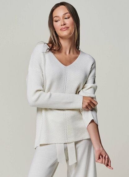 YOU LOOK PERFECT 100% Merino Rippen-Strickpullover mit V-Ausschnitt "Blossom"