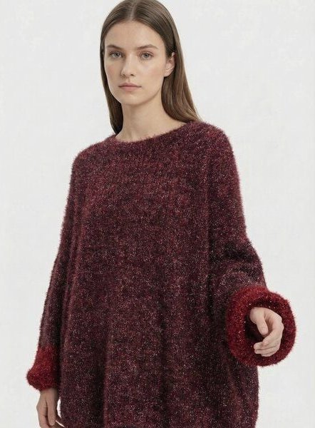 KnitToChange Oversize-Pullover aus weichem Effektgarn in Burgund- und Rottönen