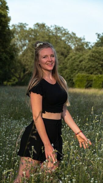 Vivien Joy Farrah Crop T-shirt mit Schmetterlingsärmel