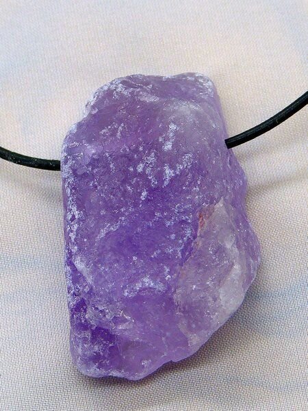 OneWorldMinerals Amethyst, roh belassene Schmuckanhänger (entgratet)