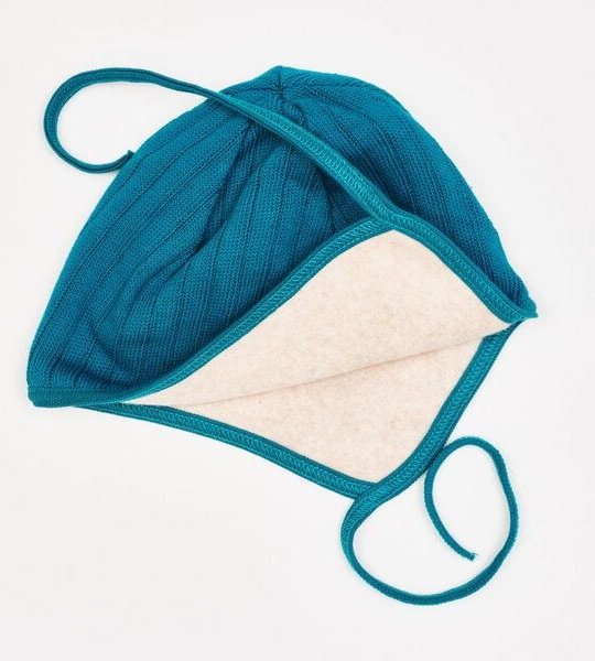Cheeky Apple Gefütterte Baby-Ohrenhaube aus Bio-Baumwolle "Rippstrick Petrol | Fleece Nude meliert"