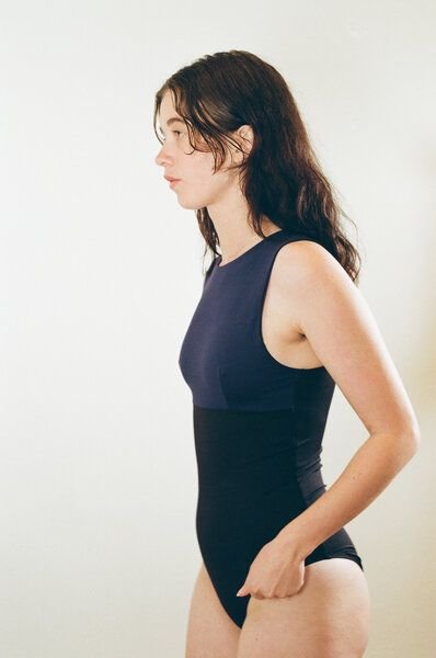 RENDL Swimsuit No.18 - zweifarbiger, hochgeschnittener Badeanzug