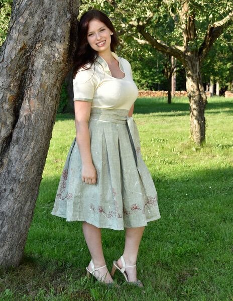 Peaces.bio - handbedruckte Biomode Bio-Leinen-Festkleid "Rosenzauber"