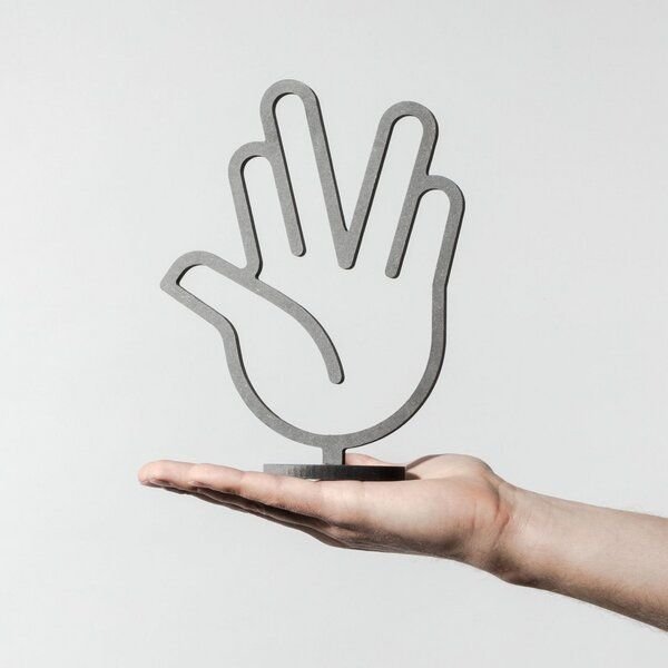 Fyngers Dekorationsobjekt gefräst aus Valchromat - Modell Vulcan Salute