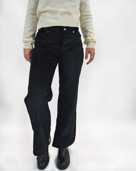 Zeitlose Schlaghosen aus Bio-Baumolle Zolan von Aatise