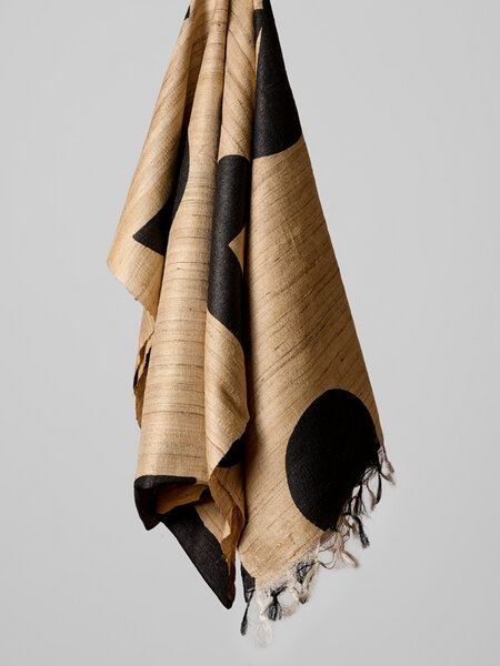 URBAN MEDLEY Peace Seidenschal Cora