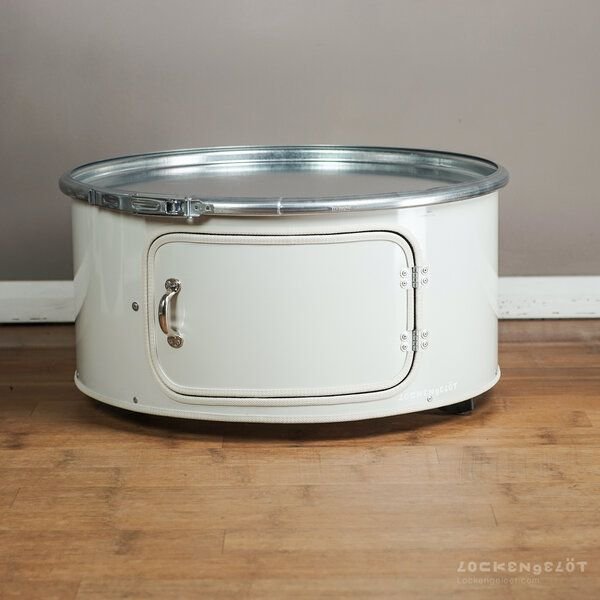 Lockengelöt Little Bob mit Tür - Couchtisch aus einem Hamburger Ölfass