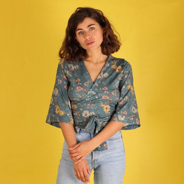 ManduTrap Wickelbluse "Floralia" aus Biobaumwolle kbA mit Blumenmuster