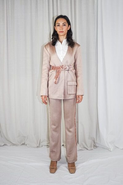 ÏMAIMA Elmas Blazer aus Biobaumwolle mit Samt Details