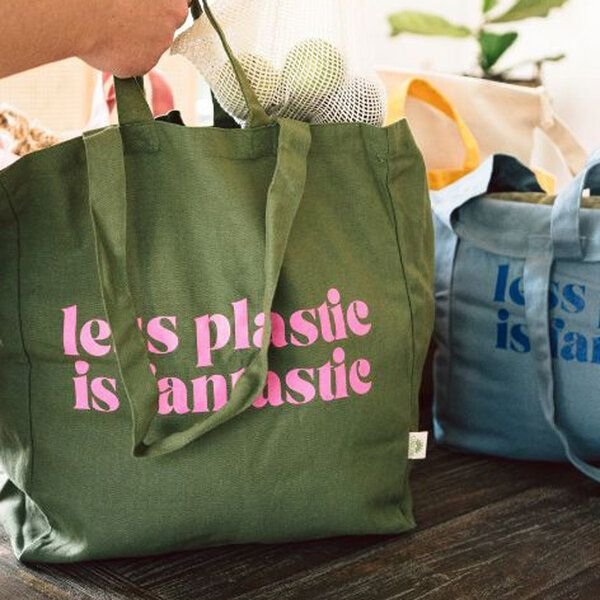 OMOM Stofftasche | Shopper aus Bio-Baumwolle LESS PLASTIC IS FANTASTIC
