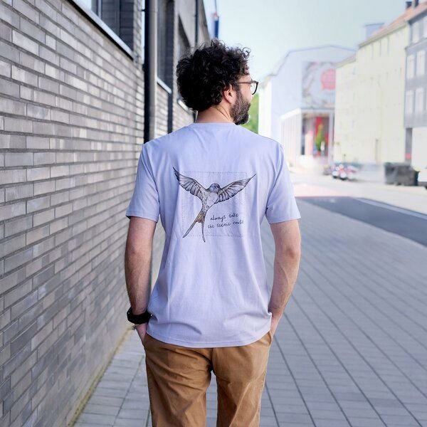 T-Shirt – Kamillenschwalbe – LIGARTI Tiermanufaktur