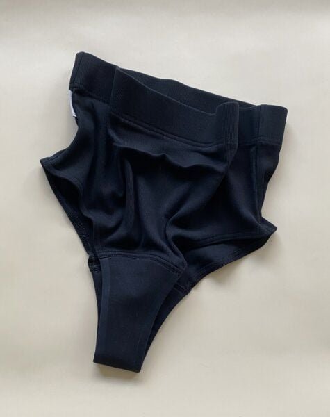 Lynnae Unperfekter Periodenslip High Waist - mit Tasche für Wärmepad