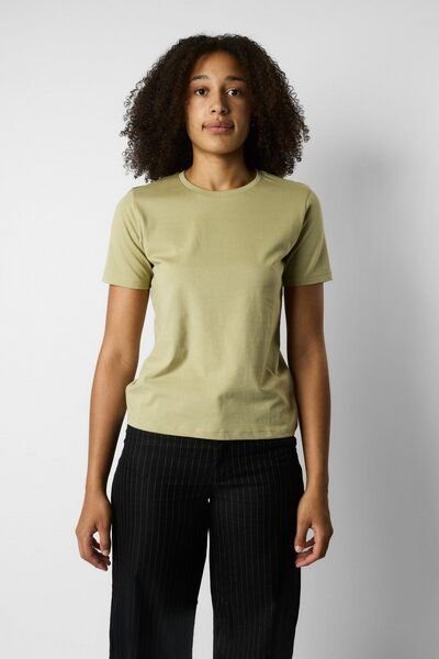 ettics STUDIO fitted organic women's tee
