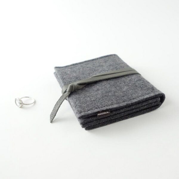 matilda k. manufaktur Schmuckaufbewahrung 'schmucknest' groß aus Wollfilz dunkelgrau 'alice'