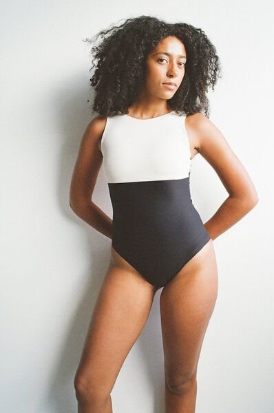 RENDL Swimsuit No.18 - zweifarbiger, hochgeschnittener Badeanzug