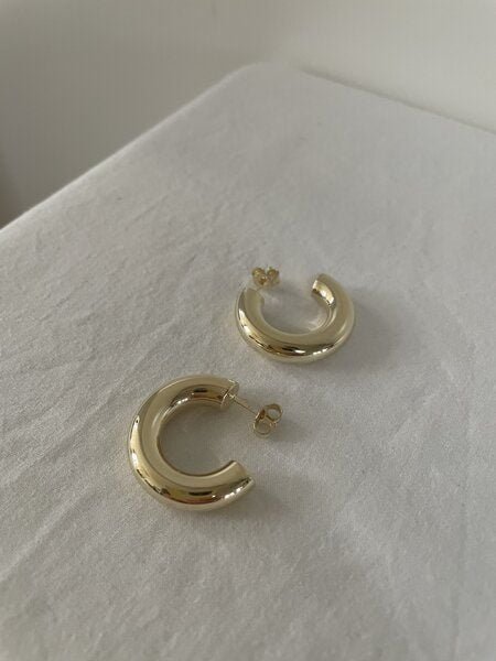 noemvri fashion label Ruby Creolen