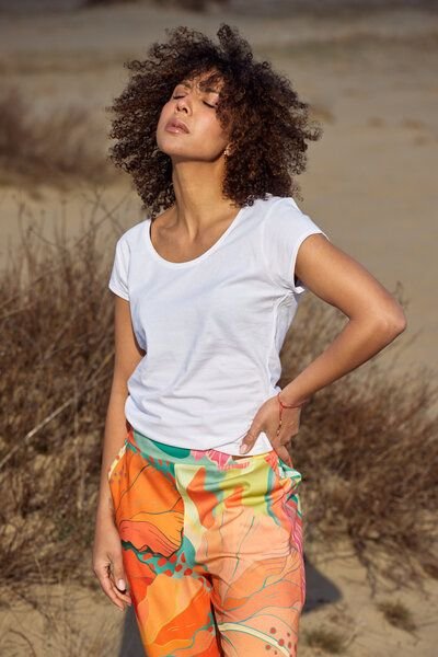 T-shirt Devi Fit Be My Valentine aus Fairtrade-Baumwolle – Lockerer gerader Schnitt – Kurz Ärmel – Halsausschnitt abgeru...