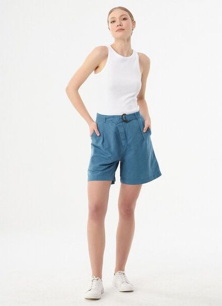 ORGANICATION Shorts aus Leinengemisch mit Bindegürtel