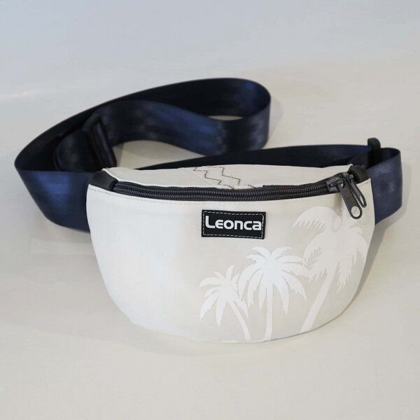 Leonca Upcycling Hip Bag aus Segel mit Palmen-Druck in 3 Größen